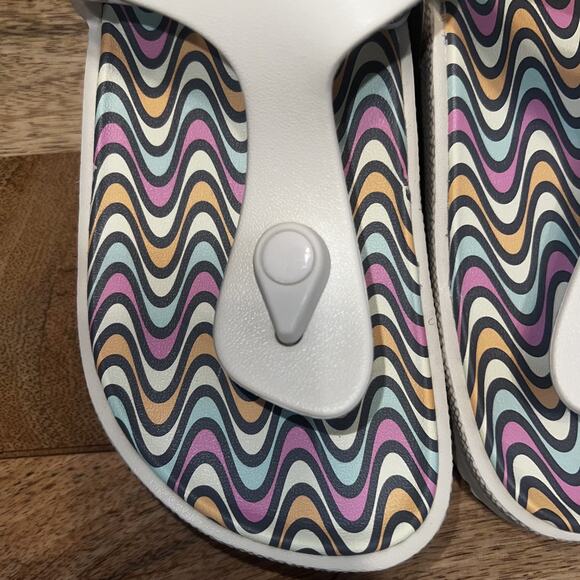 NWT Skechers FOAMIES Arch Fit Cali Breeze 2.0 Thong Sandal Printed Beige Size 8 - Picture 4 of 9
